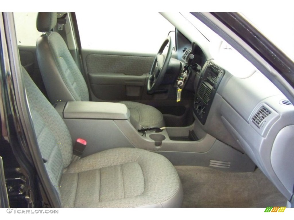 2002 Explorer XLS - Black Clearcoat / Graphite photo #18
