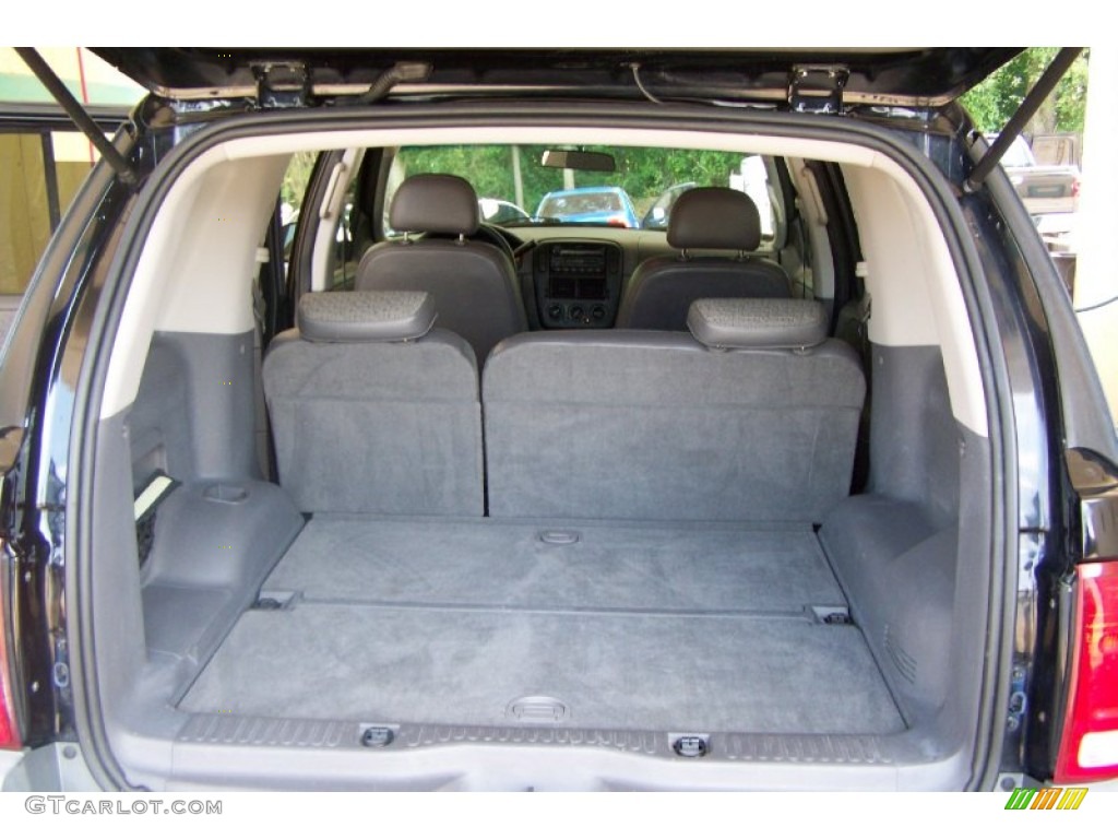 2002 Explorer XLS - Black Clearcoat / Graphite photo #36