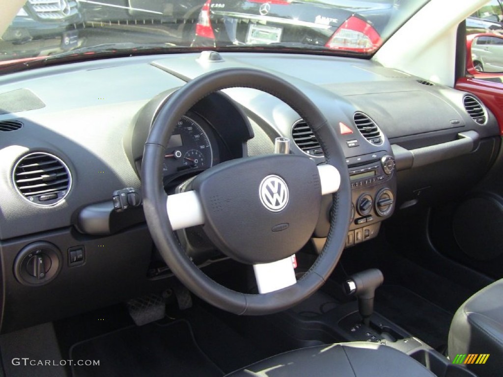 2008 Volkswagen New Beetle SE Convertible Black Dashboard Photo #51152378