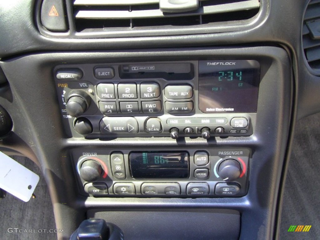 2002 Chevrolet Corvette Convertible Controls Photo #51154151