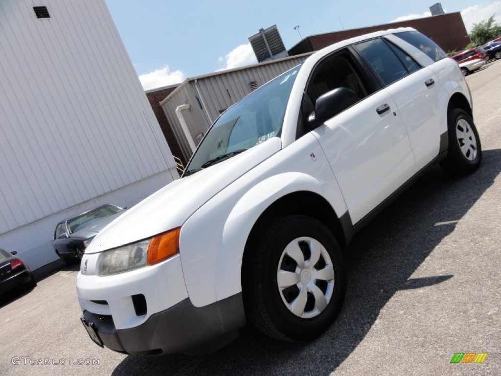 2003 VUE AWD - White / Gray photo #2