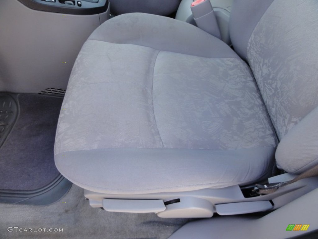 2003 VUE AWD - White / Gray photo #15