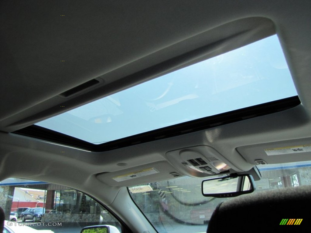 2011 Equinox LT - Summit White / Light Titanium/Jet Black photo #14