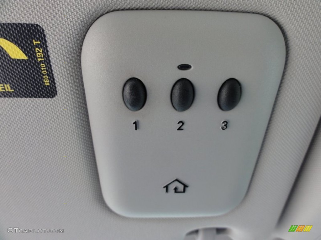 2004 Audi A6 3.0 quattro Avant Controls Photo #51156143