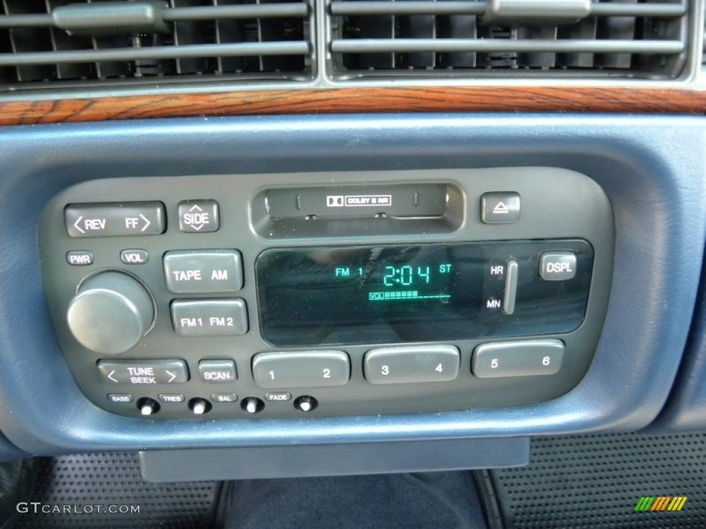 1996 Cadillac DeVille Sedan Controls Photo #51157661