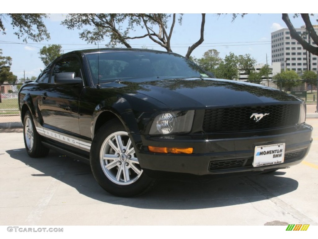 2007 Mustang V6 Deluxe Coupe - Black / Dark Charcoal photo #1