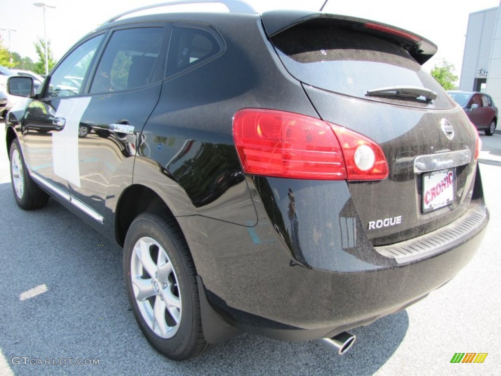 2011 Rogue SV - Wicked Black / Black photo #3