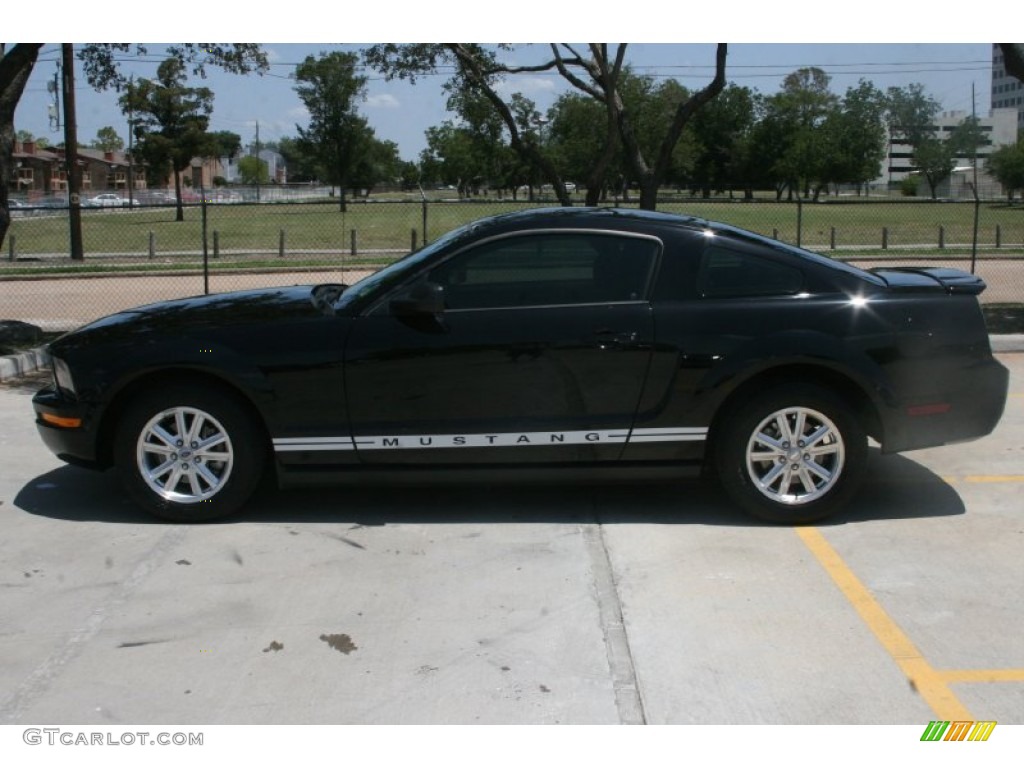 2007 Mustang V6 Deluxe Coupe - Black / Dark Charcoal photo #10