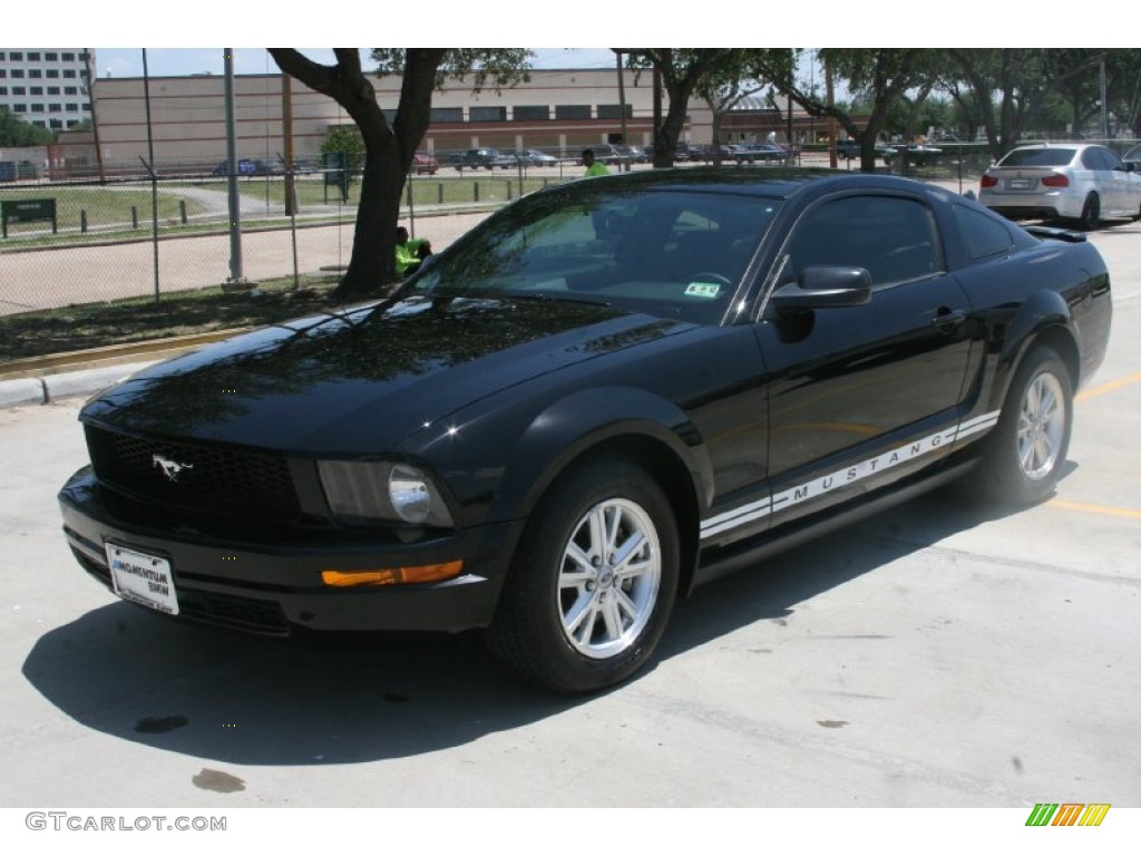 2007 Mustang V6 Deluxe Coupe - Black / Dark Charcoal photo #11