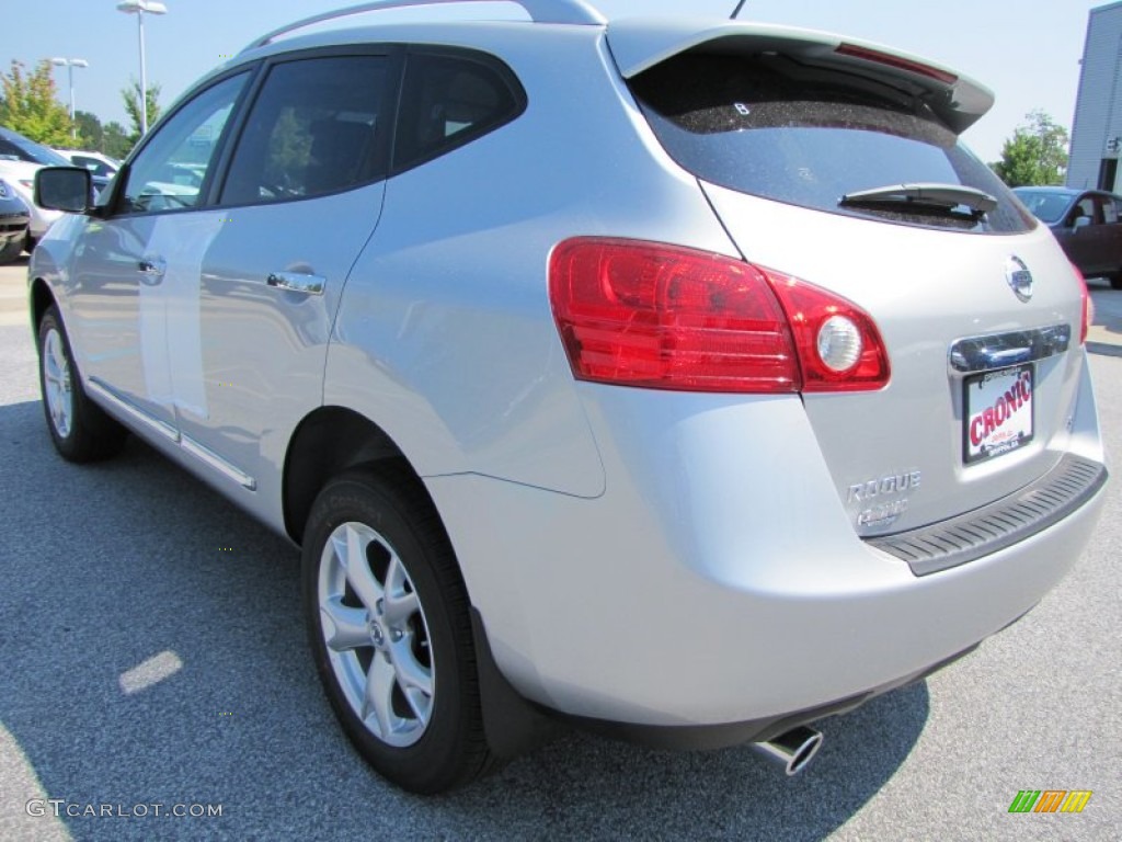 2011 Rogue SV - Silver Ice Metallic / Gray photo #3