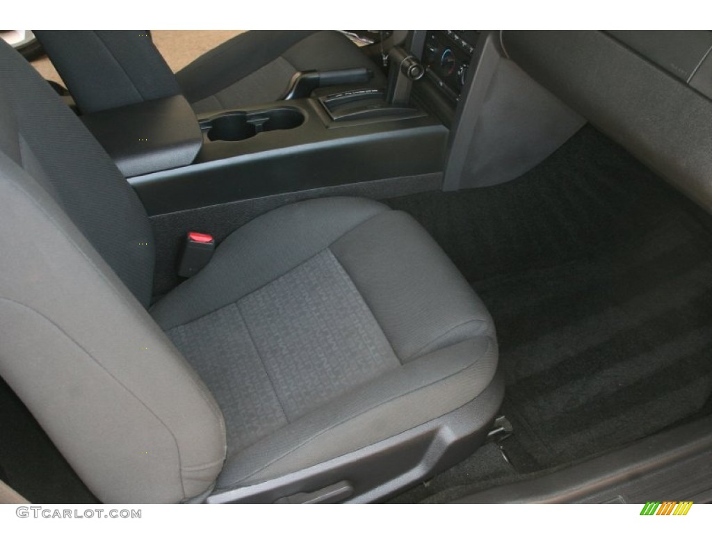 2007 Mustang V6 Deluxe Coupe - Black / Dark Charcoal photo #23