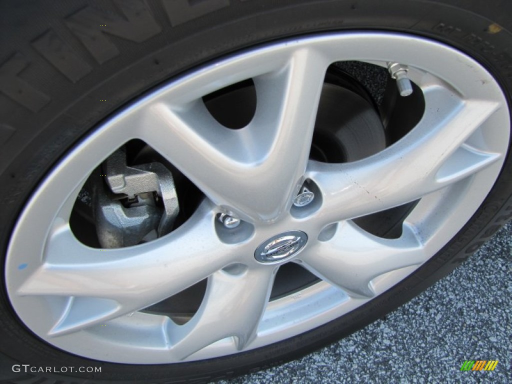 2011 Rogue SV - Silver Ice Metallic / Gray photo #9