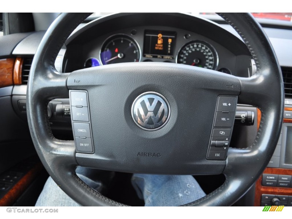 2004 Volkswagen Phaeton V8 4Motion Sedan Anthracite Steering Wheel Photo #51158747