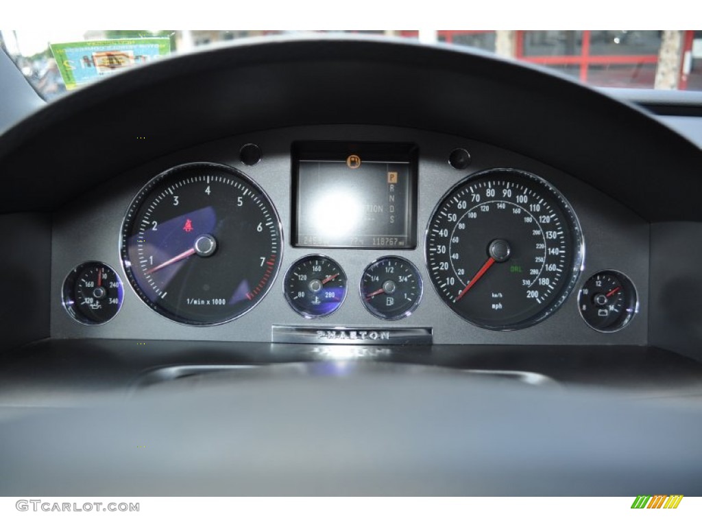 2004 Volkswagen Phaeton V8 4Motion Sedan Gauges Photo #51158762