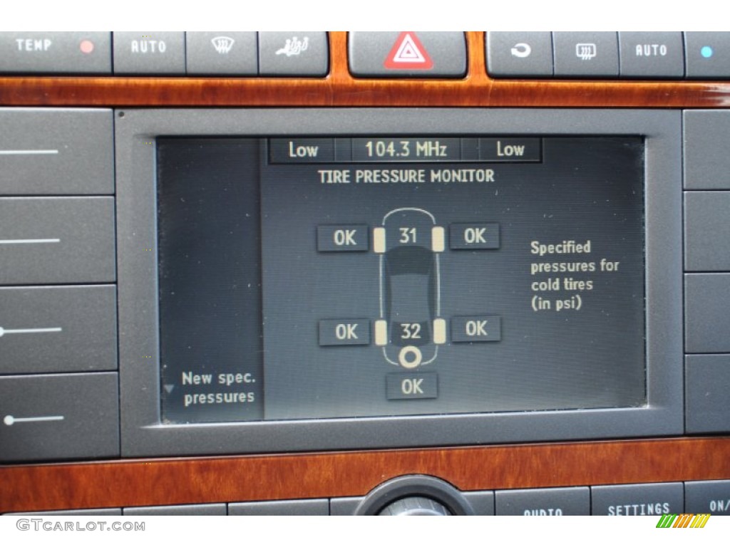 2004 Volkswagen Phaeton V8 4Motion Sedan Controls Photo #51158846