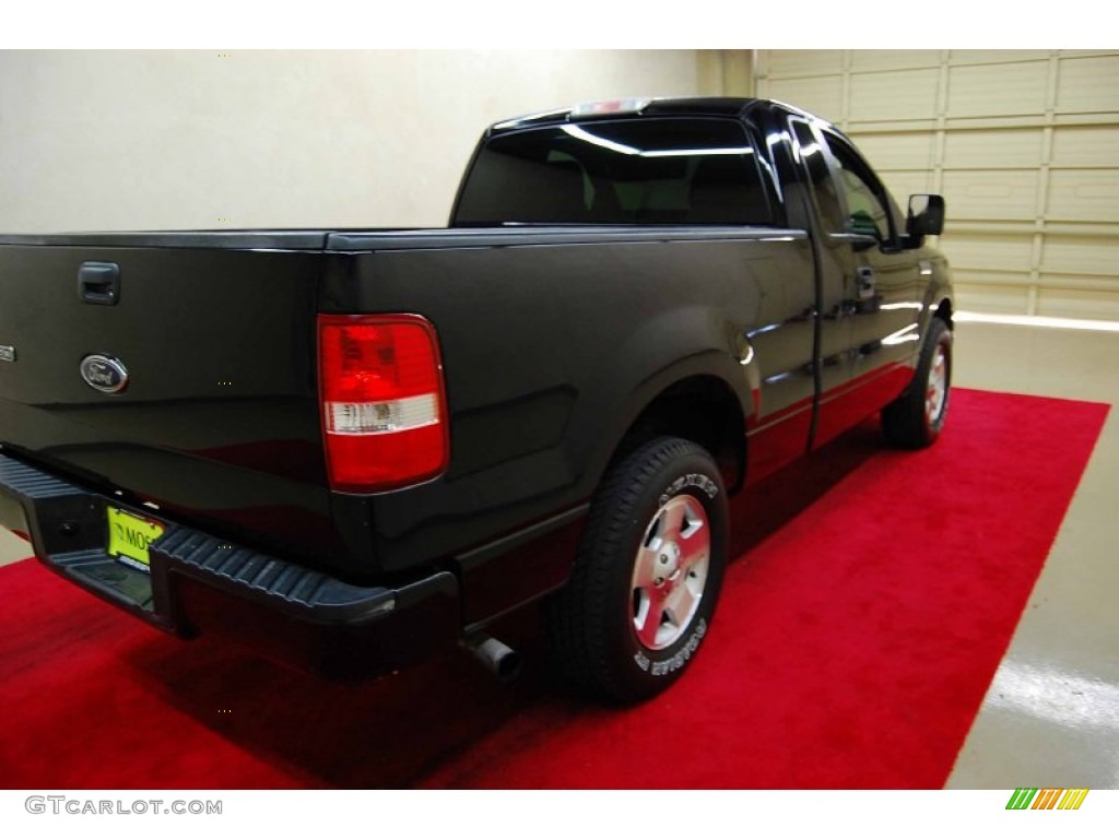 2005 F150 XLT Regular Cab - Black / Medium Flint Grey photo #6