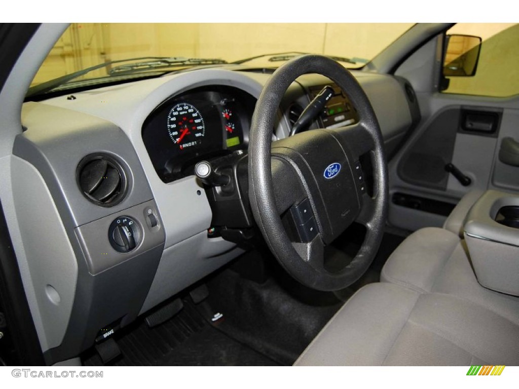 2005 F150 XLT Regular Cab - Black / Medium Flint Grey photo #11