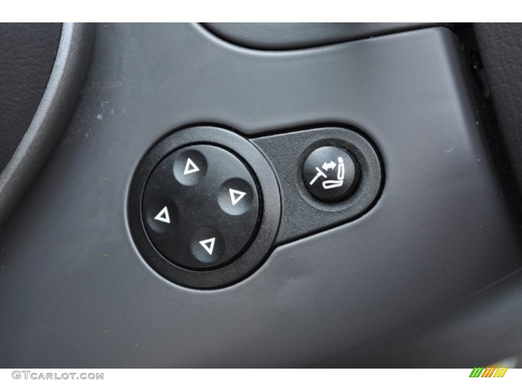 2004 Volkswagen Phaeton V8 4Motion Sedan Controls Photo #51159044