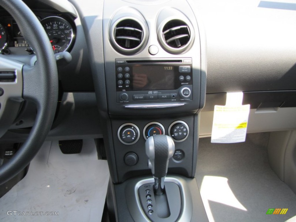 2011 Rogue SV - Pearl White / Gray photo #12