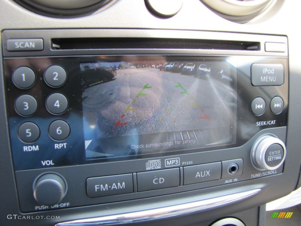 2011 Rogue SV - Pearl White / Gray photo #15