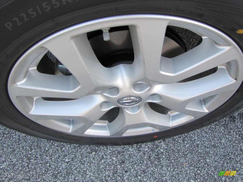 2011 Rogue SV - Pearl White / Gray photo #8