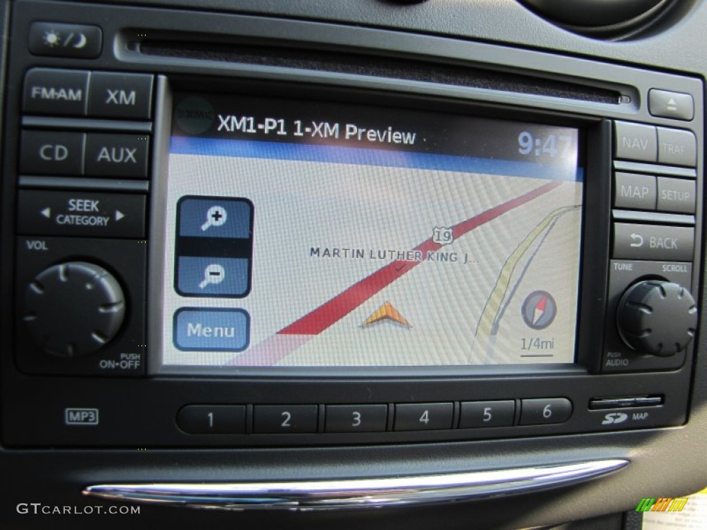 2011 Rogue SV - Pearl White / Gray photo #14