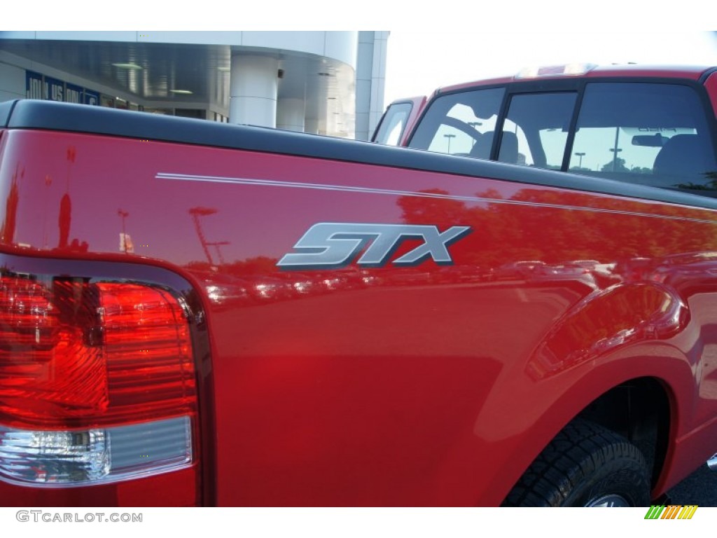 2006 F150 STX Regular Cab - Bright Red / Medium Flint photo #15