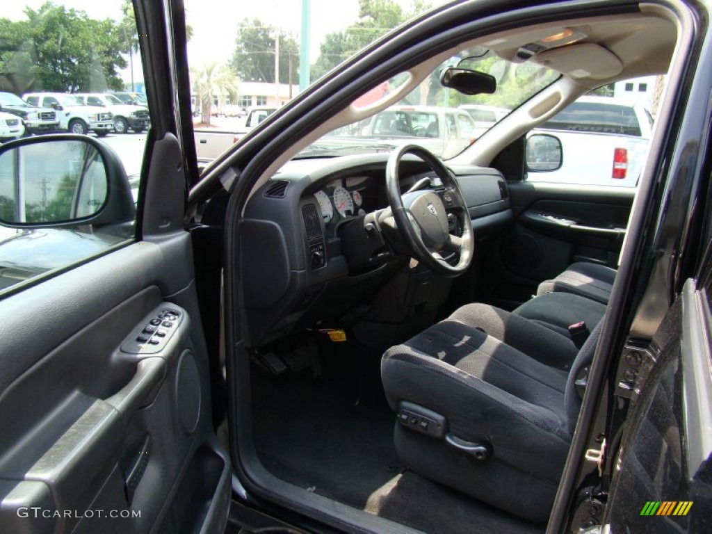 2004 Ram 1500 ST Quad Cab - Black / Dark Slate Gray photo #9