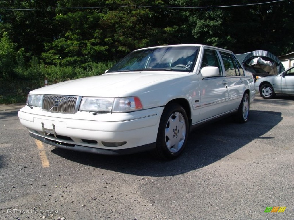 1998 S90 Sedan - White / Tan photo #1