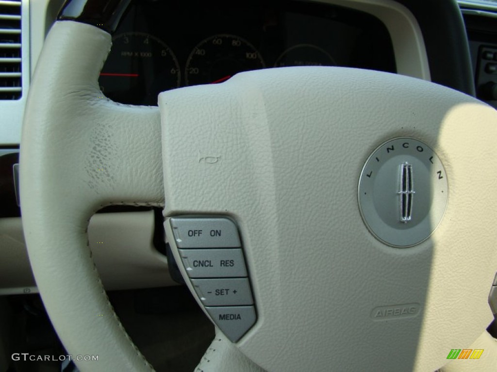 2003 Lincoln Aviator Luxury Controls Photo #51163167