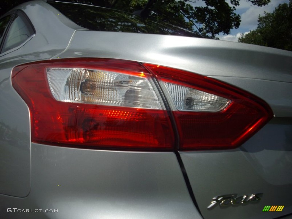 2012 Focus SEL Sedan - Ingot Silver Metallic / Charcoal Black photo #6