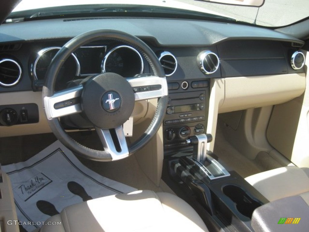 2006 Mustang V6 Premium Convertible - Performance White / Light Parchment photo #3