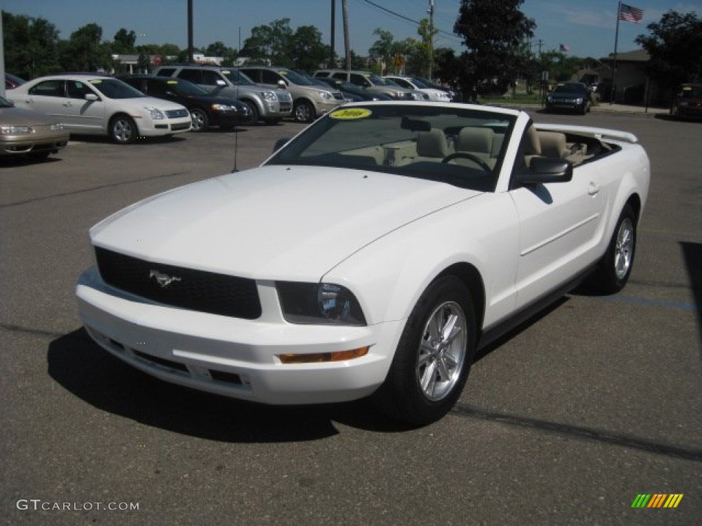 2006 Mustang V6 Premium Convertible - Performance White / Light Parchment photo #9