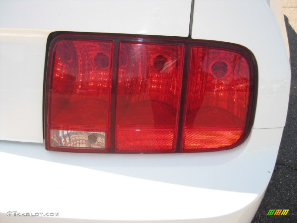 2006 Mustang V6 Premium Convertible - Performance White / Light Parchment photo #15