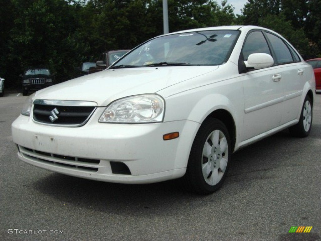 2007 Forenza Sedan - Absolute White / Grey photo #1