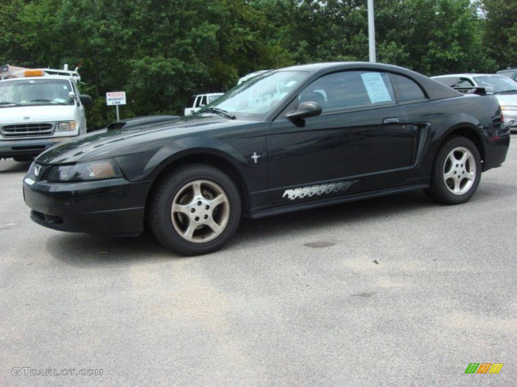 2003 Mustang V6 Coupe - Black / Dark Charcoal photo #2