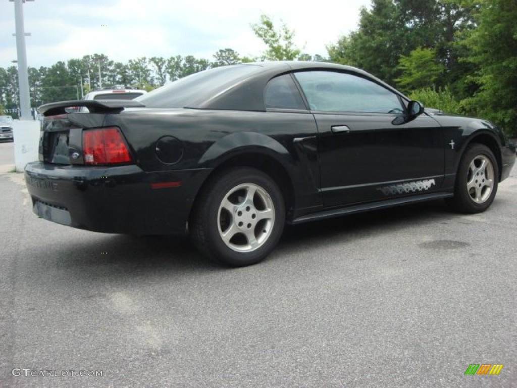 2003 Mustang V6 Coupe - Black / Dark Charcoal photo #5