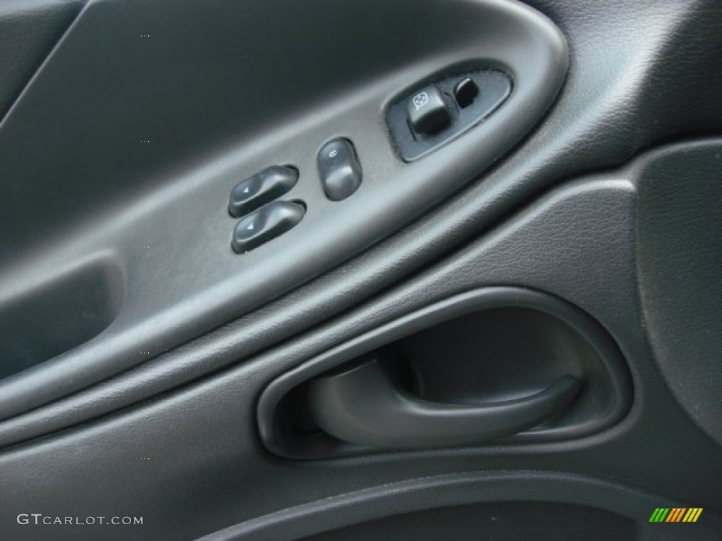 2003 Mustang V6 Coupe - Black / Dark Charcoal photo #11