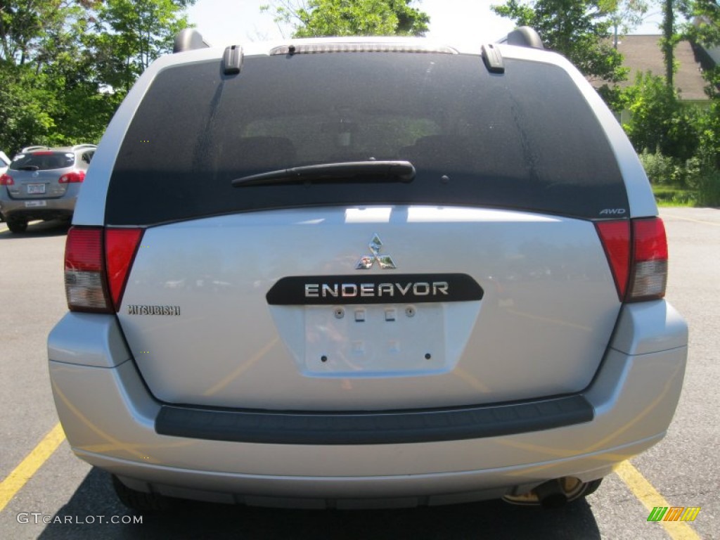 2008 Endeavor LS AWD - Liquid Silver Metallic / Black photo #14
