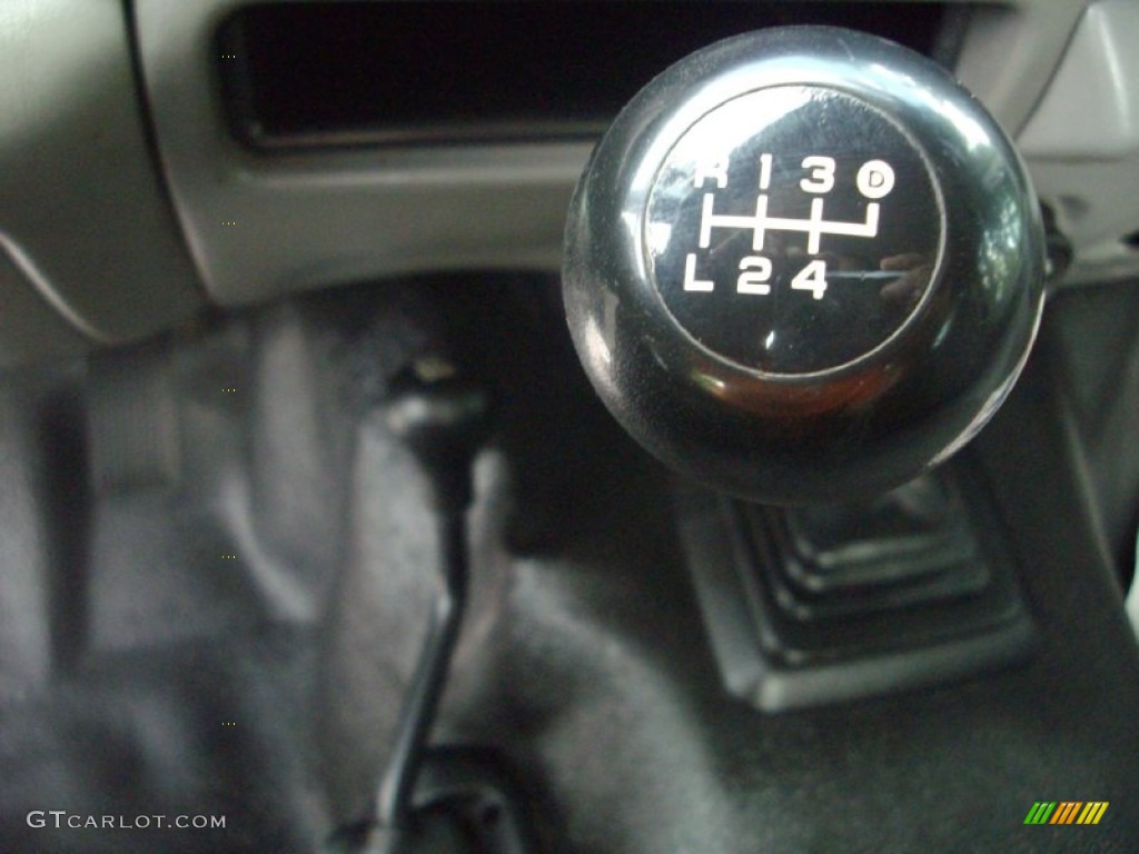 2007 Ford F350 Super Duty XL Regular Cab 4x4 6 Speed Manual Transmission Photo #51171426