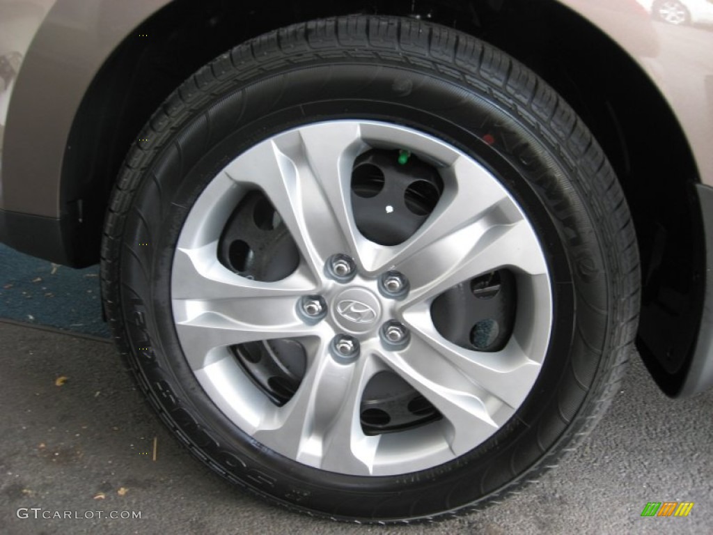 2011 Hyundai Tucson GL Wheel Photo #51173895