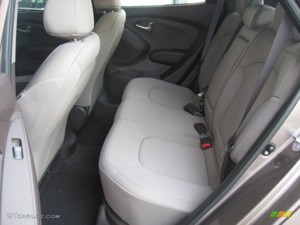 Taupe Interior 2011 Hyundai Tucson GL Photo #51173934