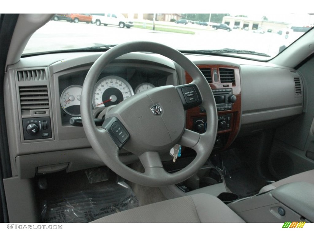 Medium Slate Gray Interior 2005 Dodge Dakota SLT Club Cab 4x4 Photo #51175557