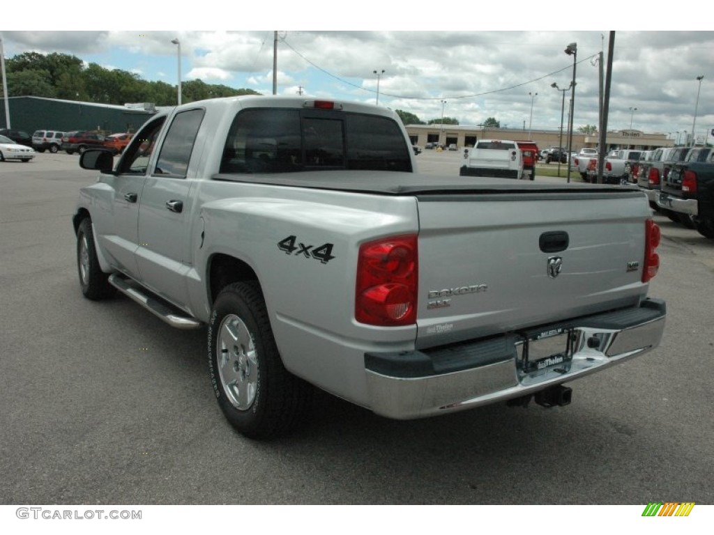 2005 Dakota SLT Quad Cab 4x4 - Bright Silver Metallic / Medium Slate Gray photo #5