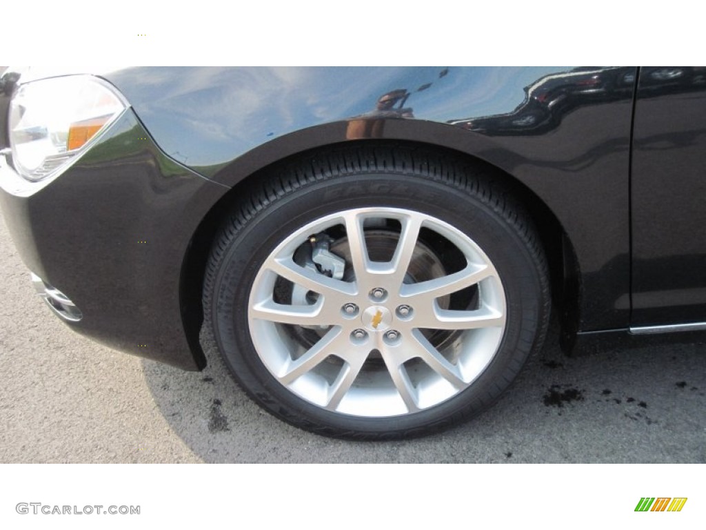 2010 Chevrolet Malibu LTZ Sedan Wheel Photo #51178839