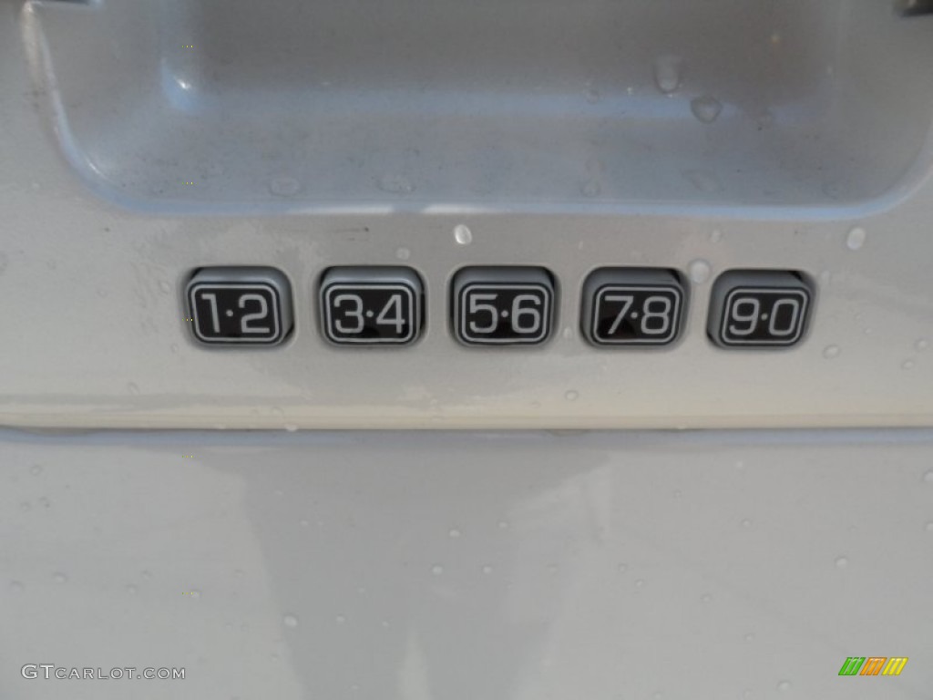 2011 F150 Lariat SuperCrew 4x4 - White Platinum Metallic Tri-Coat / Black photo #16