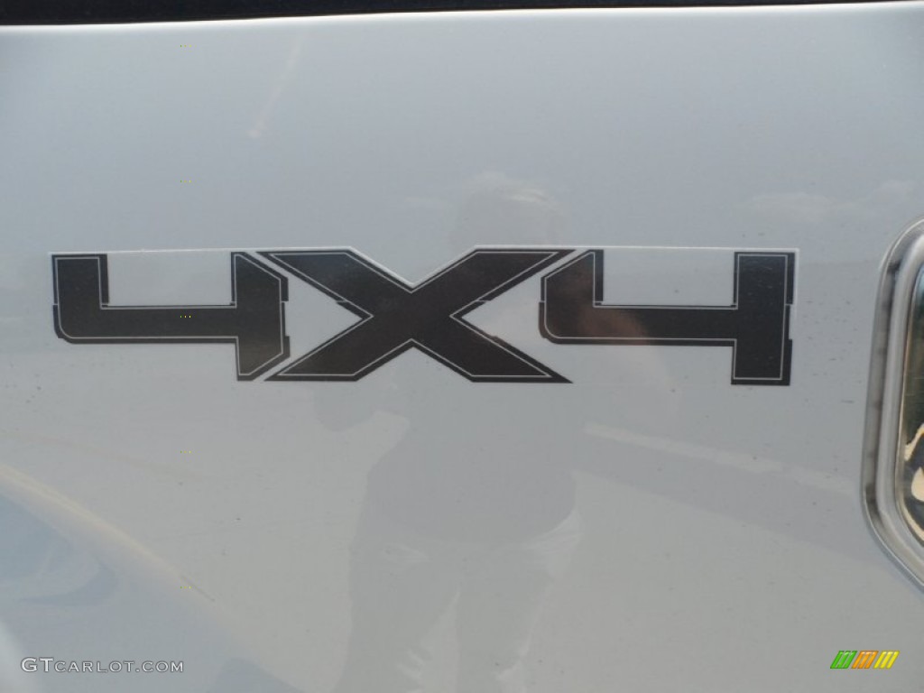2011 F150 XL SuperCrew 4x4 - Oxford White / Steel Gray photo #16