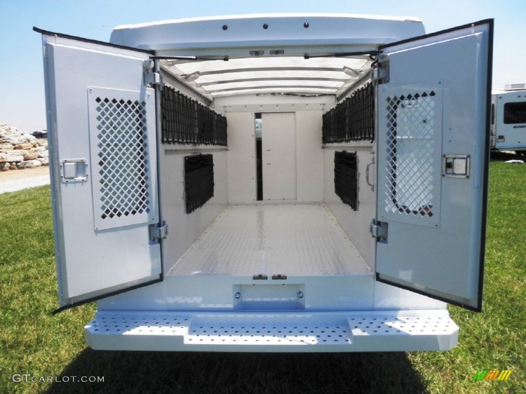 2011 GMC Savana Cutaway 3500 Commercial Utility Truck Trunk Photo #51183387