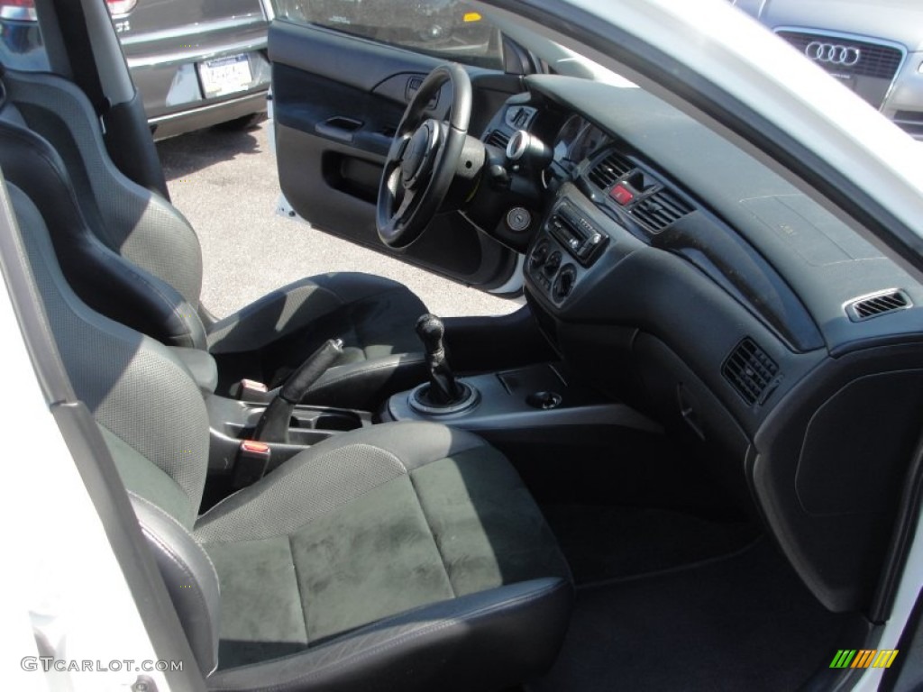 Black Alcantara Interior 2006 Mitsubishi Lancer Evolution IX Photo #51184998