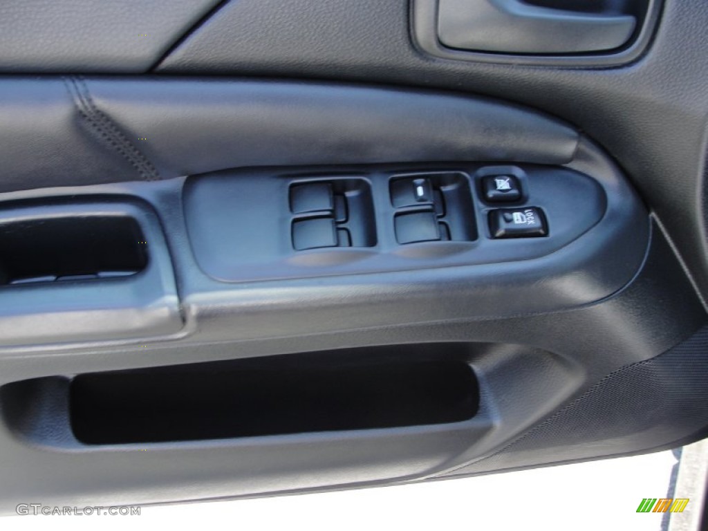 2005 Mitsubishi Lancer Evolution VIII Controls Photo #51185214